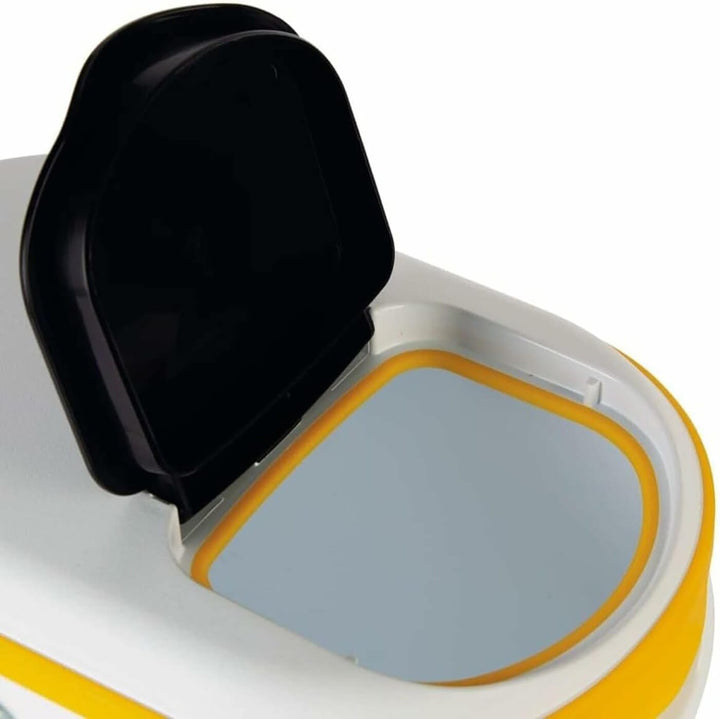 Close up of flap lid to portion our cat's dried food easily